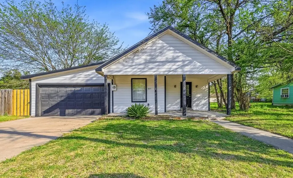 807 Wyatt Street, Waxahachie, TX 75165