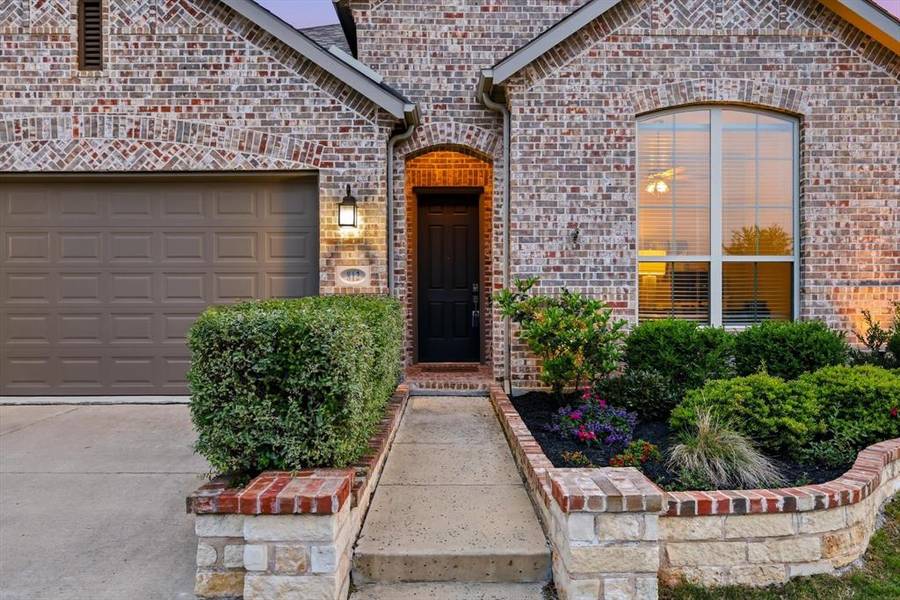 812 Hawks Way, Argyle, TX 76226