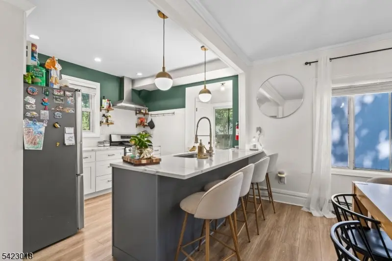 42 Richelieu Pl, Newark City, NJ 07106