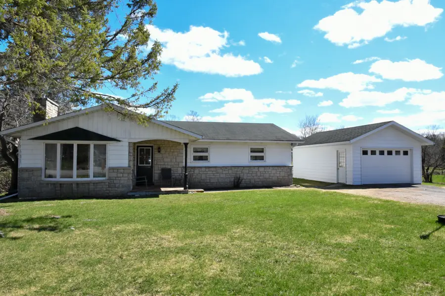 1319 County Rd 2 RD, Leeds And The Thousand Islands, ON K0E 1L0