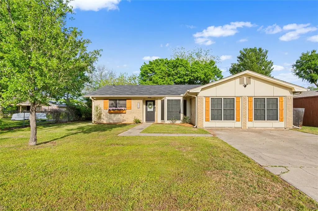 904 Kent Drive, Gainesville, TX 76240