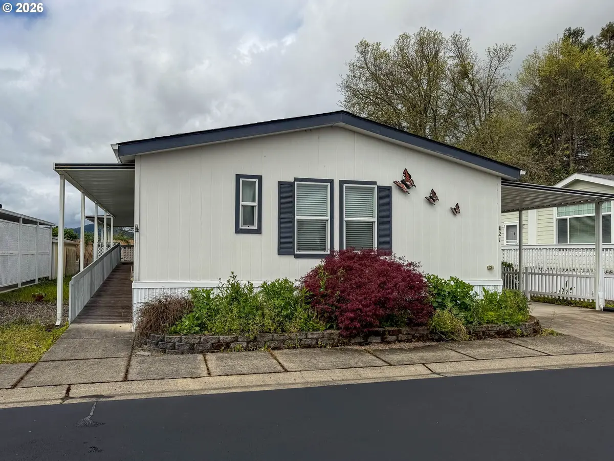 1000 E CENTRAL AVE #21, Sutherlin, OR 97479
