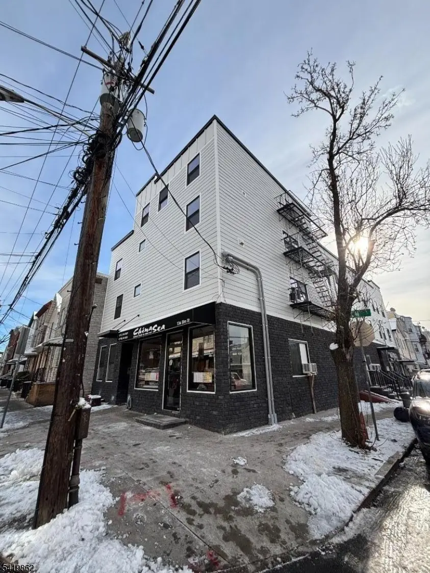 136 Elm St, Newark City, NJ 07105