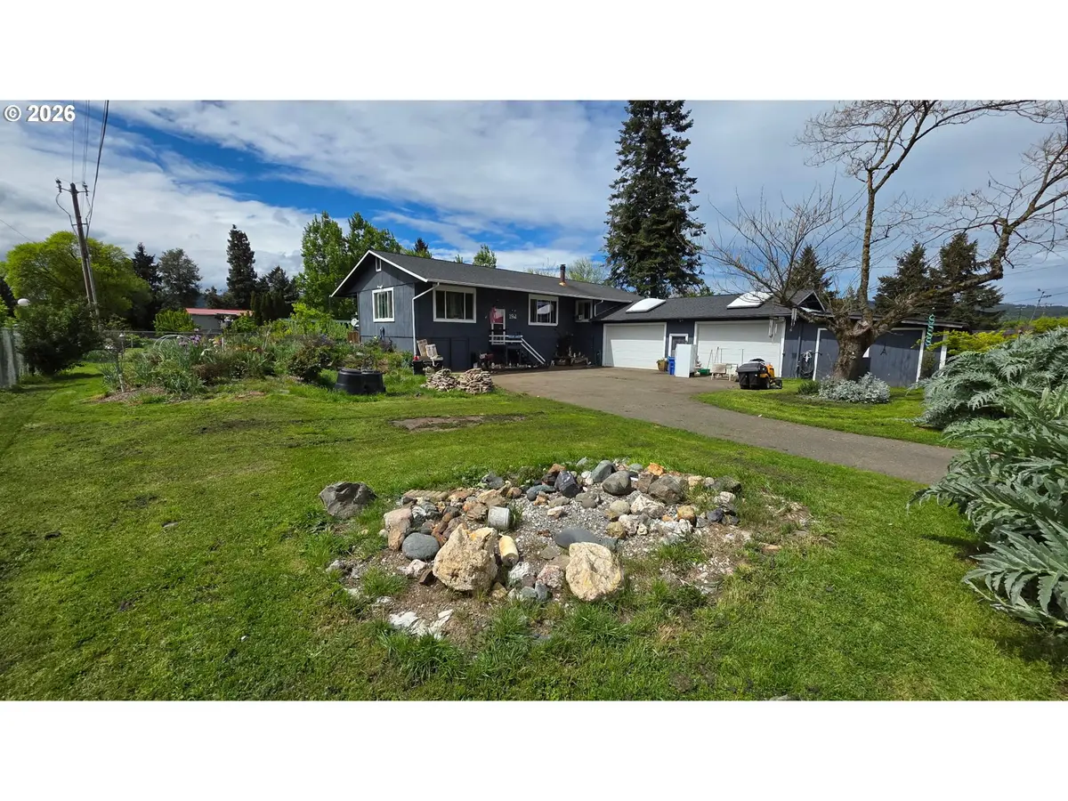 192 RESTON AVE, Winston, OR 97496