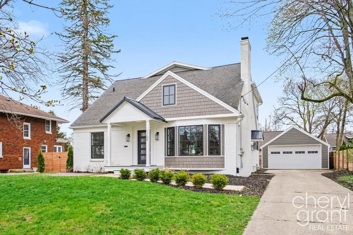 1100 Eastwood AVE SE, East Grand Rapids, MI 49506