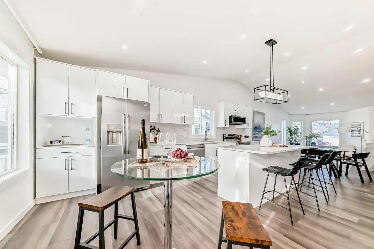 244 Coverdale CT NE, Calgary, AB T3K 4J7