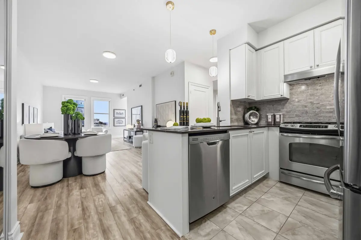 28 Prince Regent ST #211, Markham, ON L6C 0V5