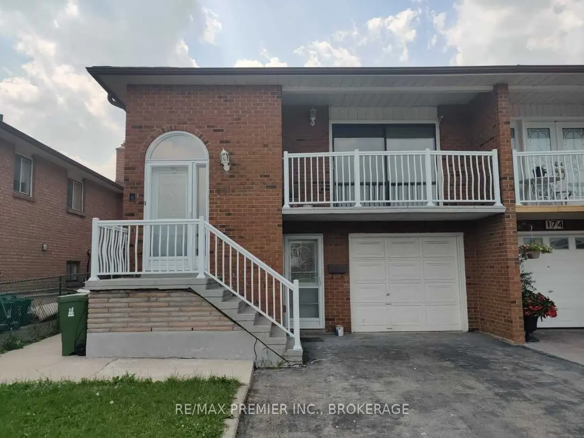 114 Sentinel RD, Toronto W05, ON M3J 1S9