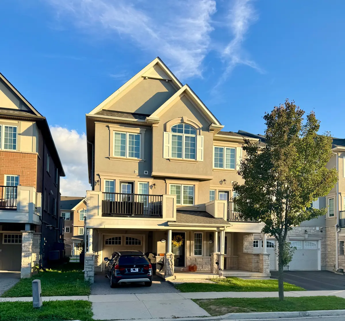 234 Sarah Cline DR, Oakville, ON L6M 0V3