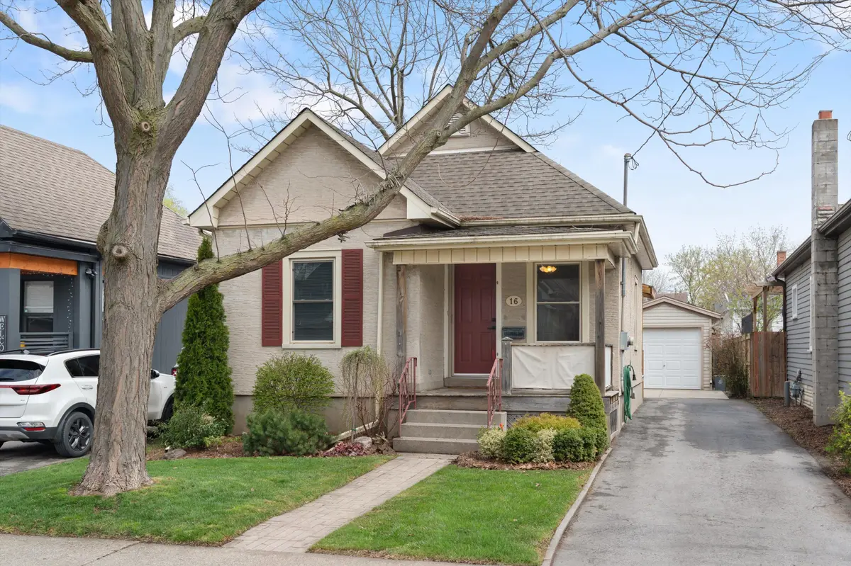 16 McGhie ST, St. Catharines, ON L2R 5H6