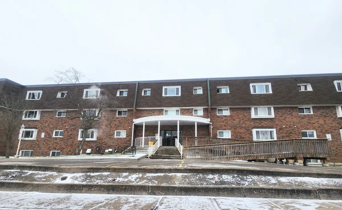 845 Kyle CT #409, Brockville, ON K6V 6K7