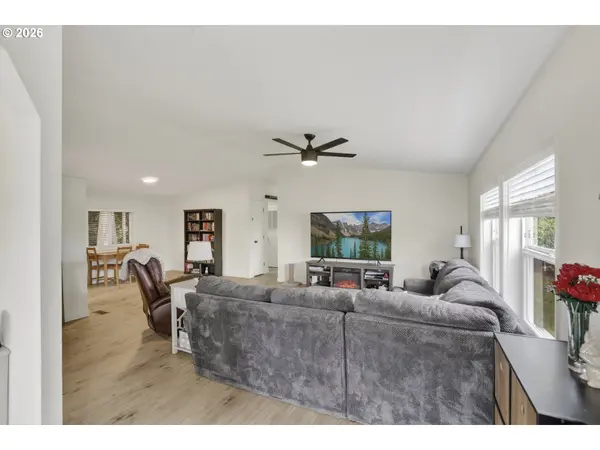 1218 W C ST, Rainier, OR 97048