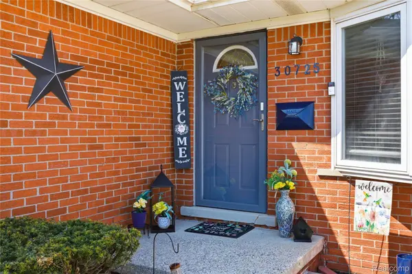 30725 Whittier AVE, Madison Heights, MI 48071