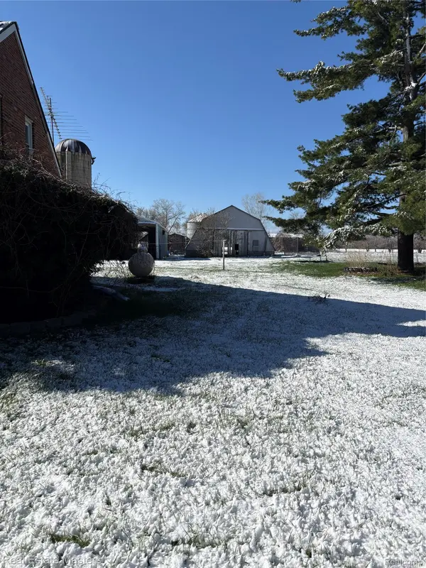 4237 Jeddo RD, Burtchville Township, MI 48059