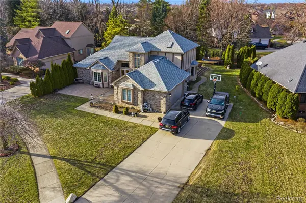 3799 Tymber Ridge CT, Sterling Heights, MI 48314