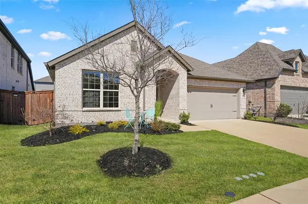 1921 Braided Mane Avenue, Aubrey, TX 76227