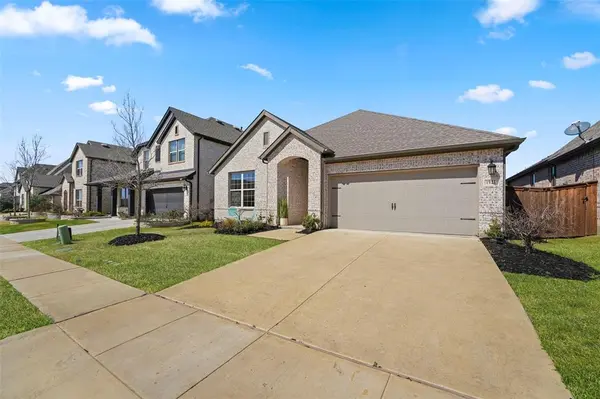 1921 Braided Mane Avenue, Aubrey, TX 76227