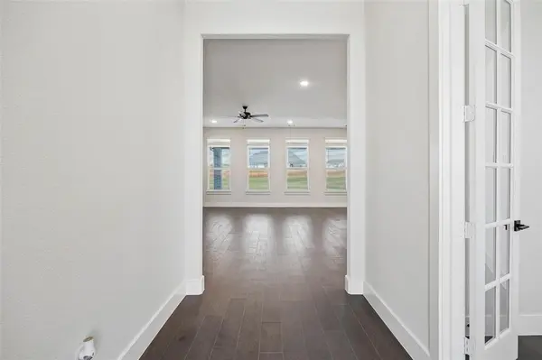 4021 Lagos Drive, Midlothian, TX 76065