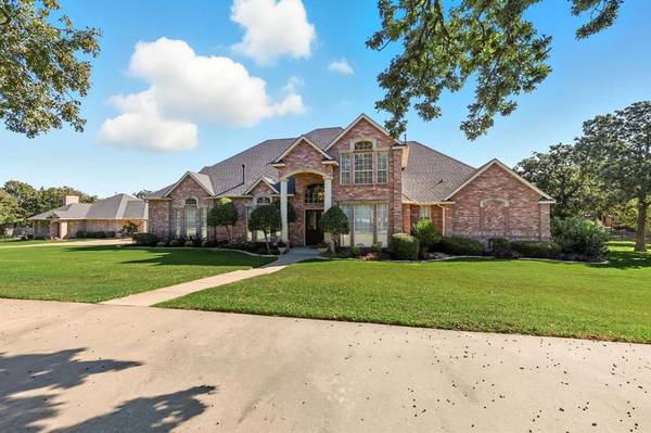 105 Enchanted Court N, Burleson, TX 76028