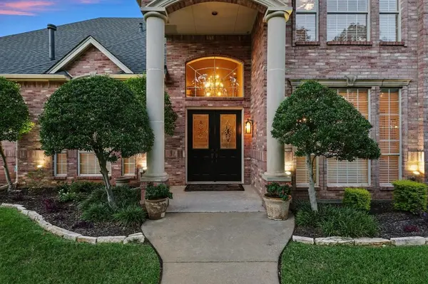 105 Enchanted Court N, Burleson, TX 76028