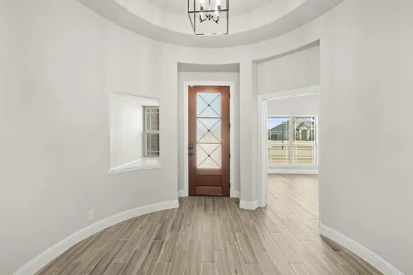 403 Crystal Lake Lane, Red Oak, TX 75154