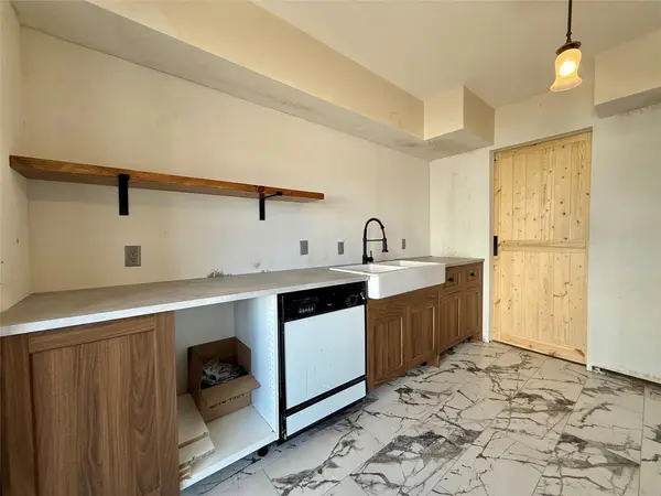 7830 Meadow Park Drive #209, Dallas, TX 75230