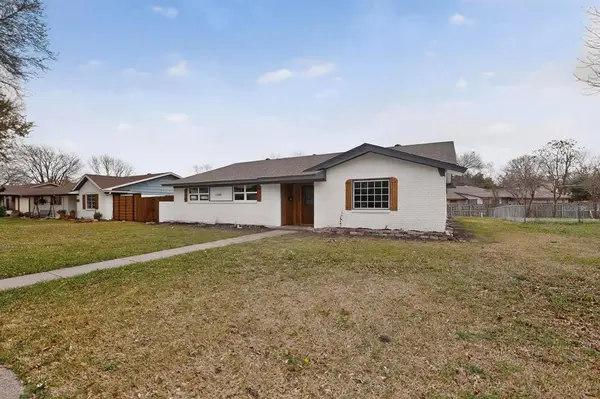 11360 Drummond Drive, Dallas, TX 75228