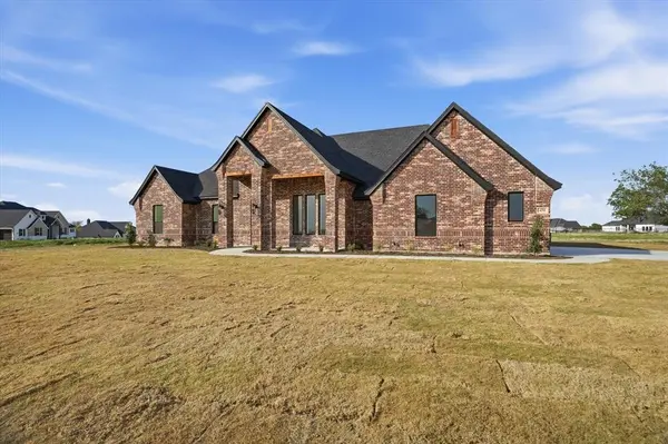 450 Red Bird Drive, Springtown, TX 76082
