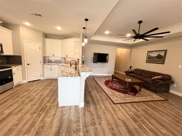 505 S Sky Court, Granbury, TX 76049