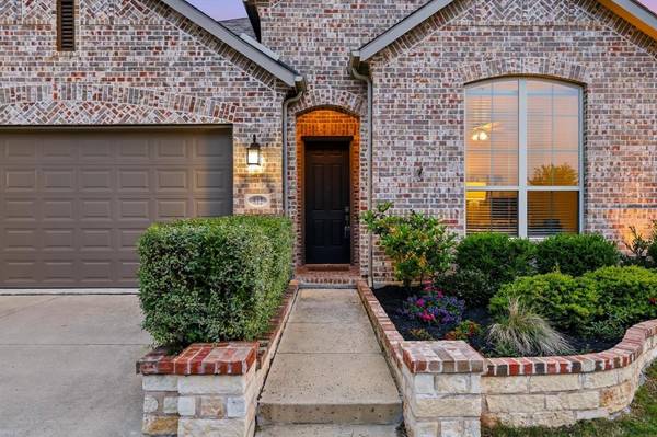 812 Hawks Way, Argyle, TX 76226