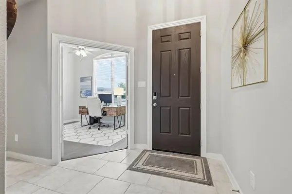 812 Hawks Way, Argyle, TX 76226