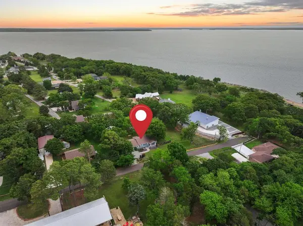 109 Arkansas Street, Pottsboro, TX 75076