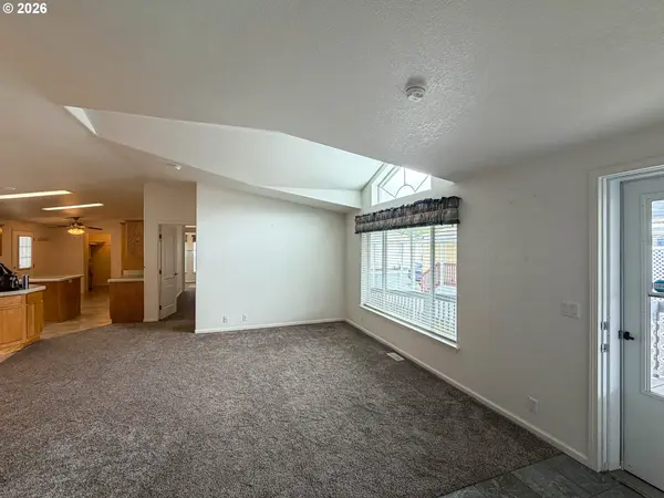 1000 E CENTRAL AVE #21, Sutherlin, OR 97479