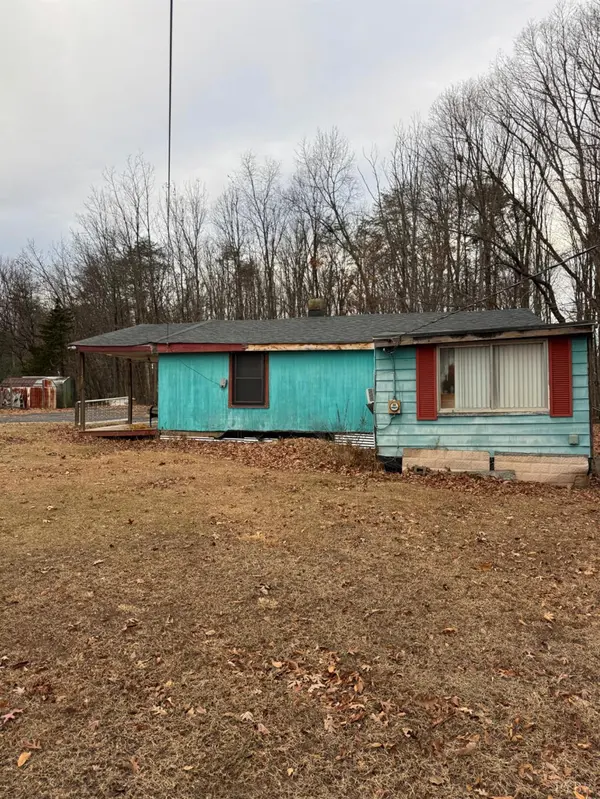 138 Carriage LN, Concord, VA 24538