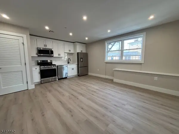 136 Elm St, Newark City, NJ 07105