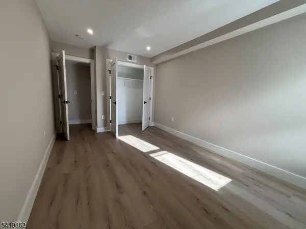 136 Elm St, Newark City, NJ 07105