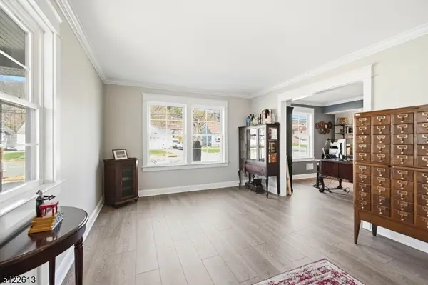 1074 Colfax Ave, Pompton Lakes Boro, NJ 07442