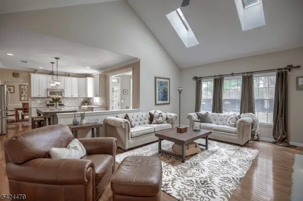 25 Sullivan Dr, Bernards Twp., NJ 07920