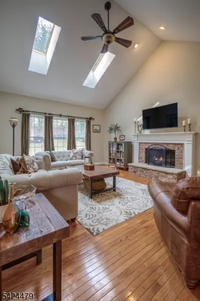 25 Sullivan Dr, Bernards Twp., NJ 07920