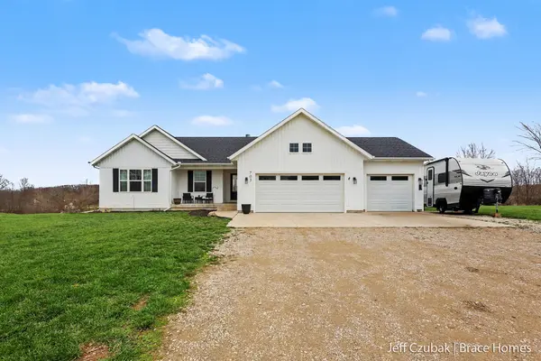 703 140th AVE, Leighton Twp, MI 49348