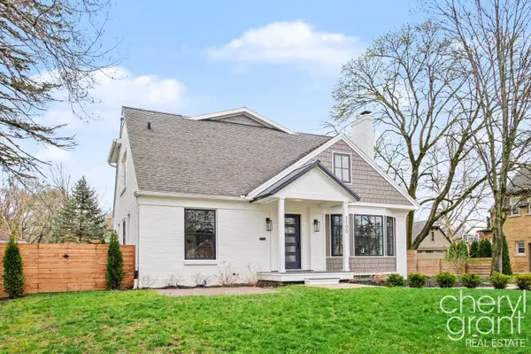 1100 Eastwood AVE SE, East Grand Rapids, MI 49506