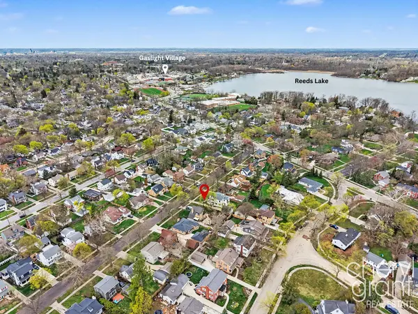 1100 Eastwood AVE SE, East Grand Rapids, MI 49506