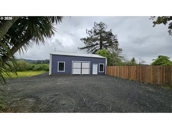 64181 WATSONVILLE RD, Coos Bay, OR 97420
