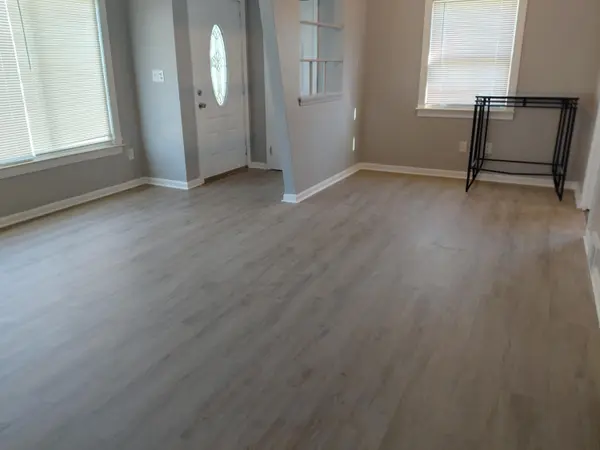 1936 Meadow LN, Inkster City, MI 48141