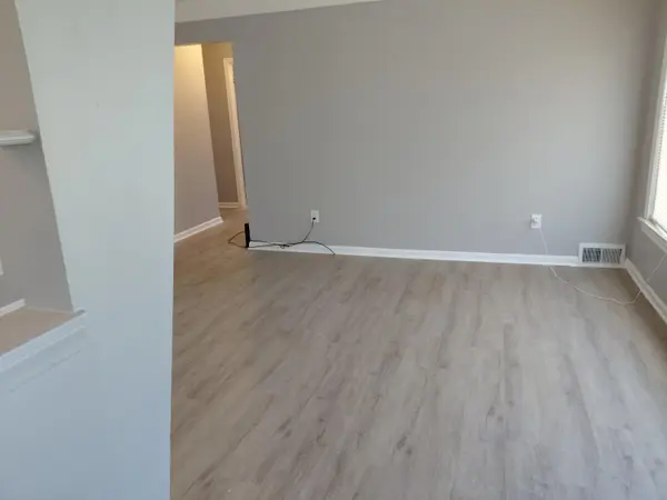 1936 Meadow LN, Inkster City, MI 48141