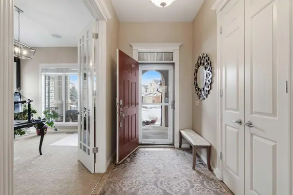 71 Elgin Estates HL SE, Calgary, AB T2Z 4R1