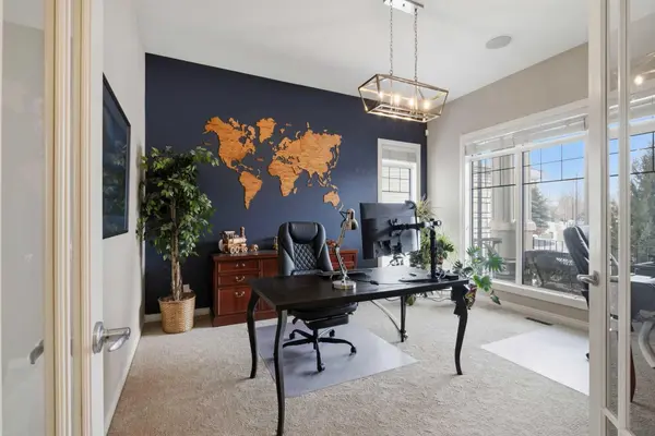 71 Elgin Estates HL SE, Calgary, AB T2Z 4R1