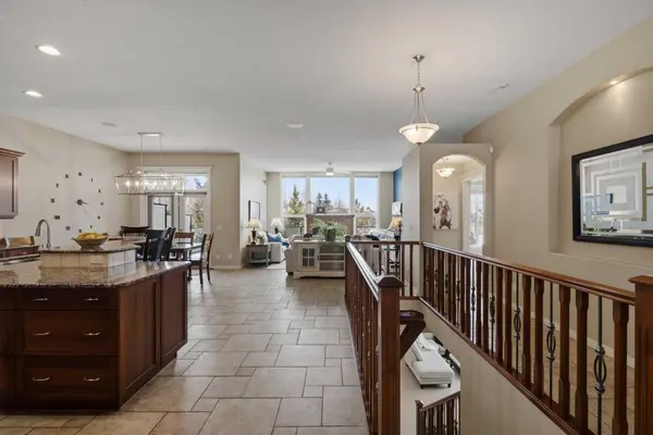 71 Elgin Estates HL SE, Calgary, AB T2Z 4R1