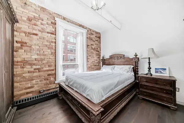 240 11 AVE SW #402, Calgary, AB T2R 0C3