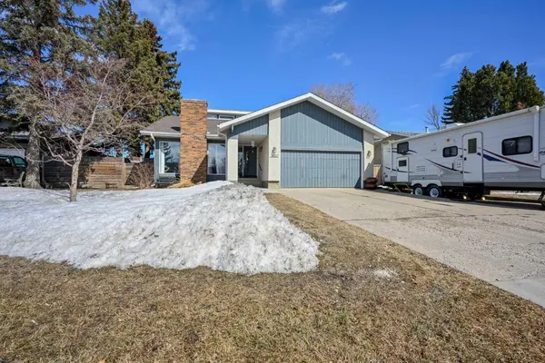 8007 99 ST, Grande Prairie, AB T8V 3T8